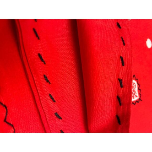 Set Of 6 Red Embroidered Napkins With Heart & Dot Design - Picture 4 of 7